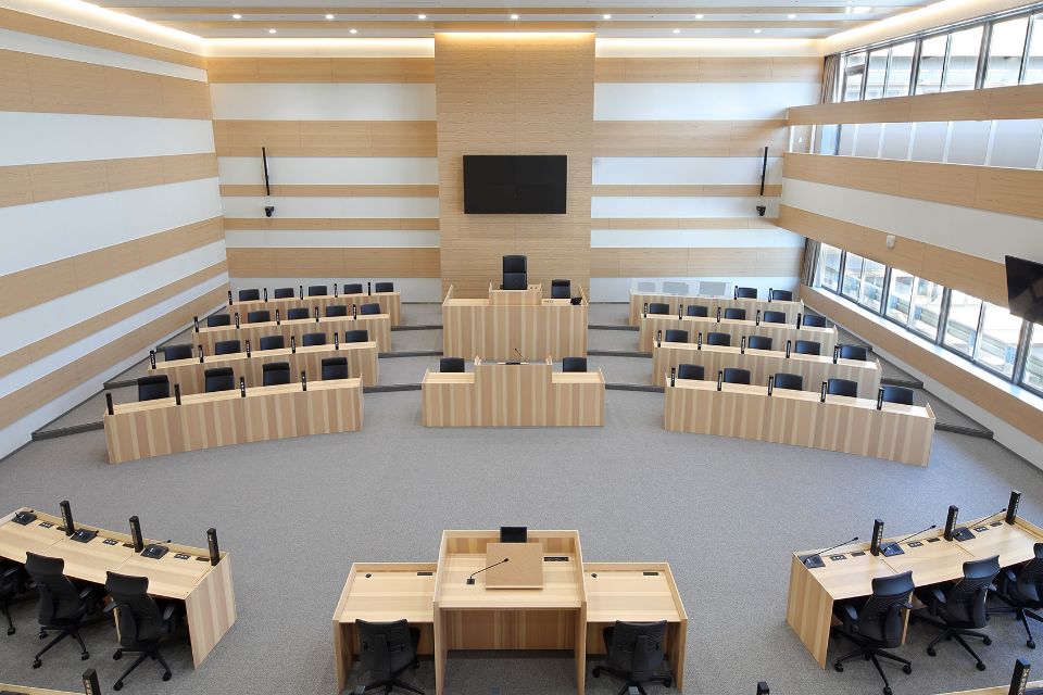 伊丹市新庁舎議場の写真